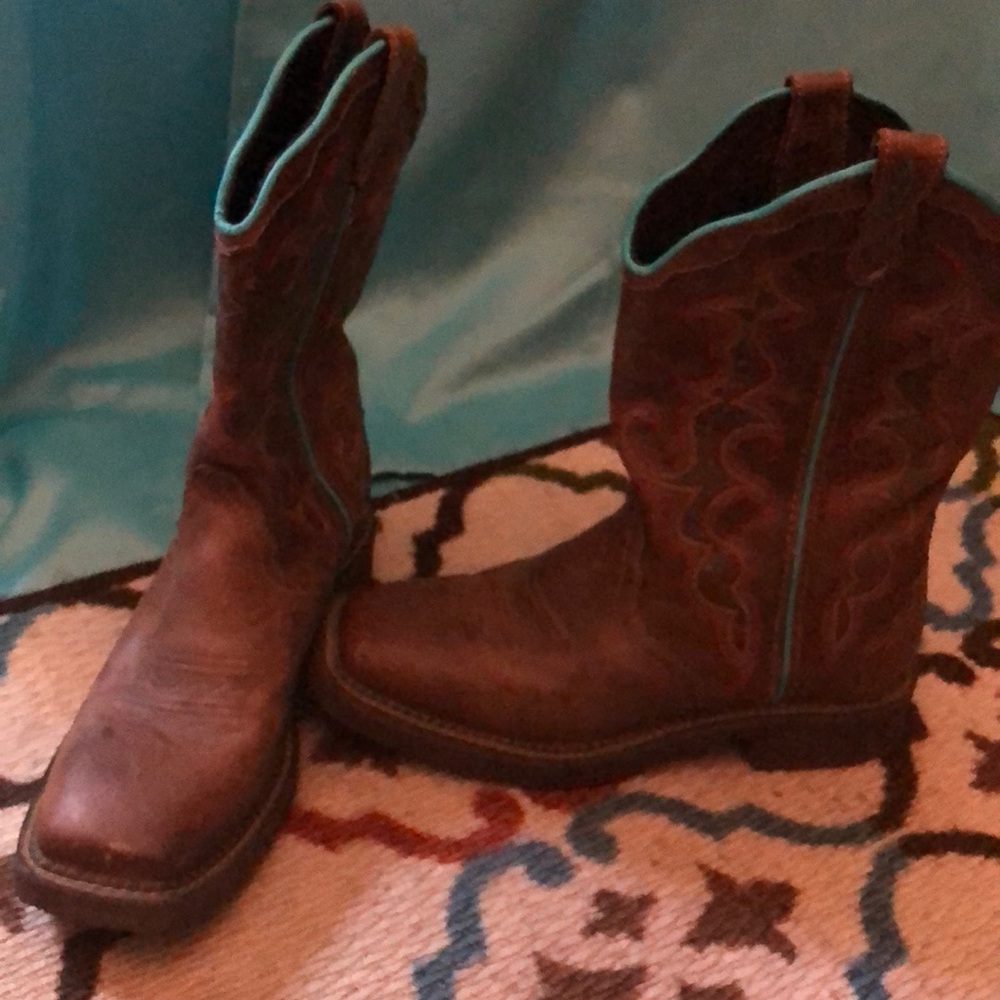 Justin boots. Ladies size 9.5.